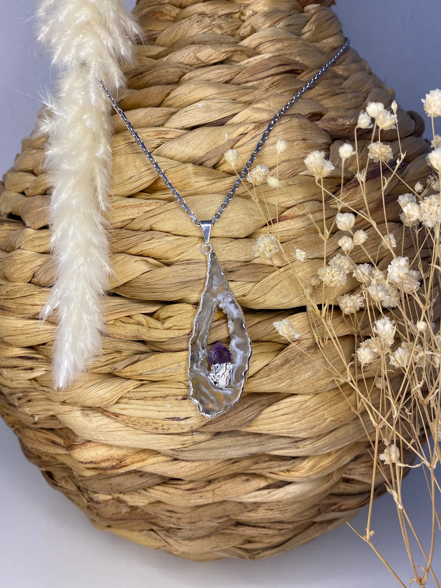 Achat Geodenscheiben Anhänger galvanisiert silberfarben mit Amethyst