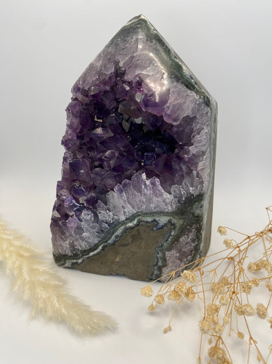 Amethyst Spitze mit Drusen