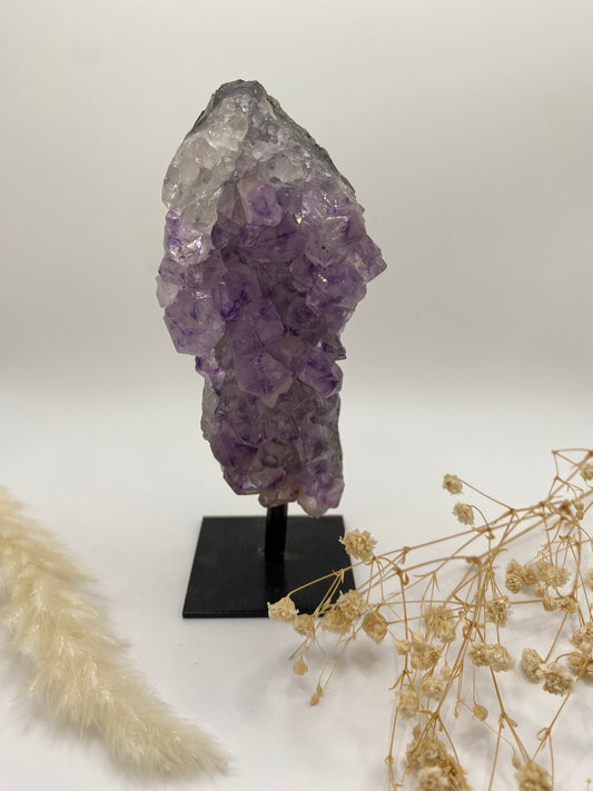 Amethyst auf Metallständer